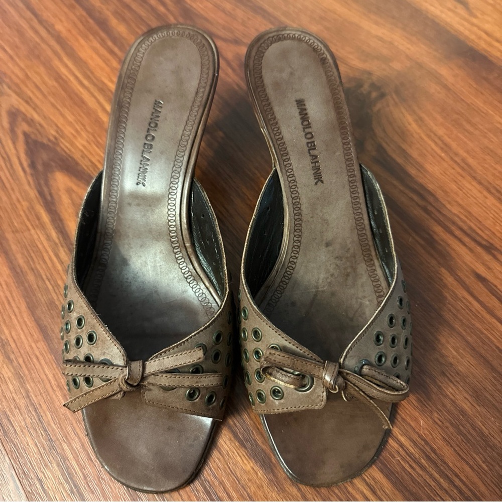 Manolo Blahnik Women’s Peeptoe Kitten Heels Brown Leather Sandals Size 38